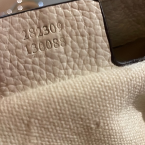 GUCCI Authentic Soho Shoulder Bag in Cream Pebble Leather! - Picture 5 of 12